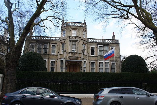 Посольство РФ обвинило Британию в засекречивании данных гибели Стерджес