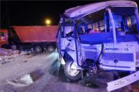 В результате столкновения КамАЗа и автобуса пострадали 7 человек.