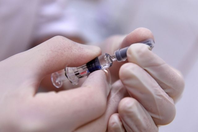 Более 230 тысяч псковичей привиты первым компонентом вакцины от COVID