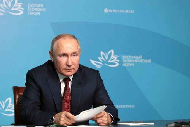Путин наградил врачей из Ростова за борьбу с коронавирусом