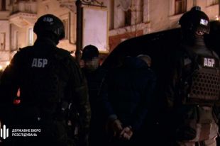 ГБР поймали директора одного из госпредприятий на взятке в 50 тыс долларов