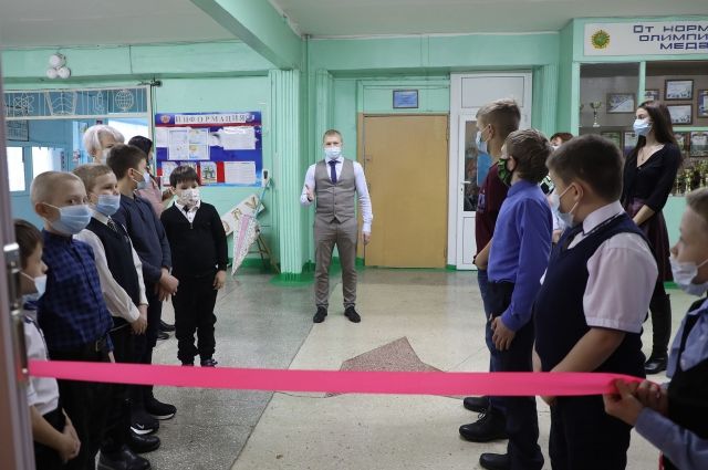 По программе «Стальное дерево» в школе Заринска появилась сенсорная комната