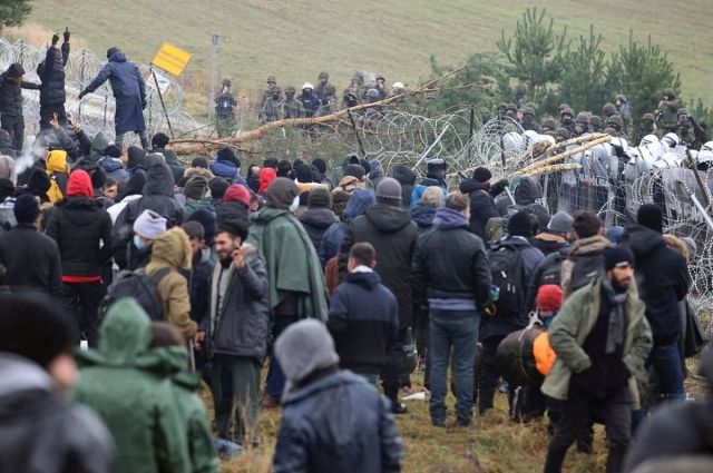 Польша депортирует 200 мигрантов, которым удалось прорваться через границу