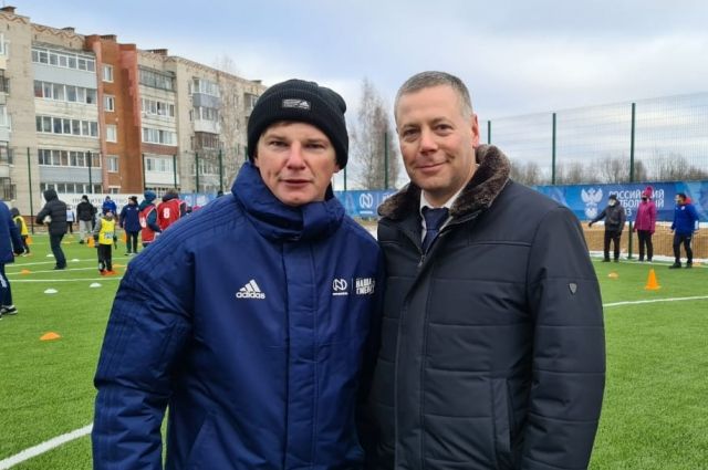 Евраев принял участие в открытии двух малых футбольный полей в Гаврилов-Яме