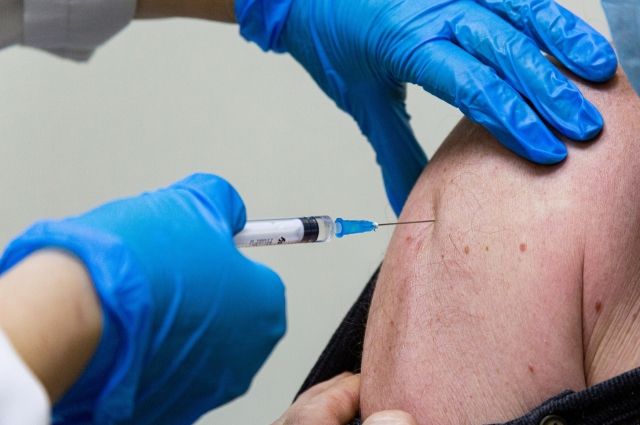 В Орловскую область привезли 14 850 доз вакцины от коронавируса «КовиВак»