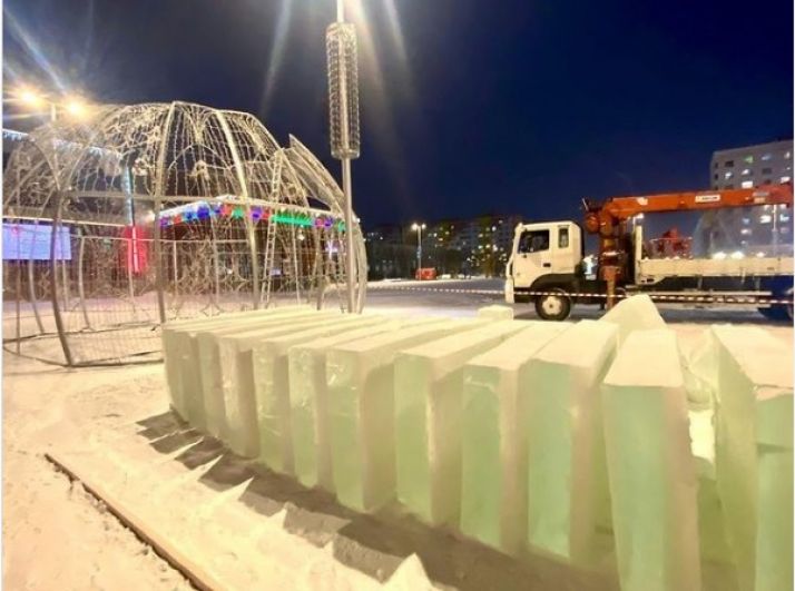 Строительство ледового городка в Новом Уренгое