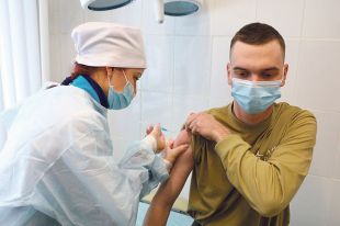 Вакцинация организована во всех медицинских организациях, оказывающих первичную медико-санитарную помощь.