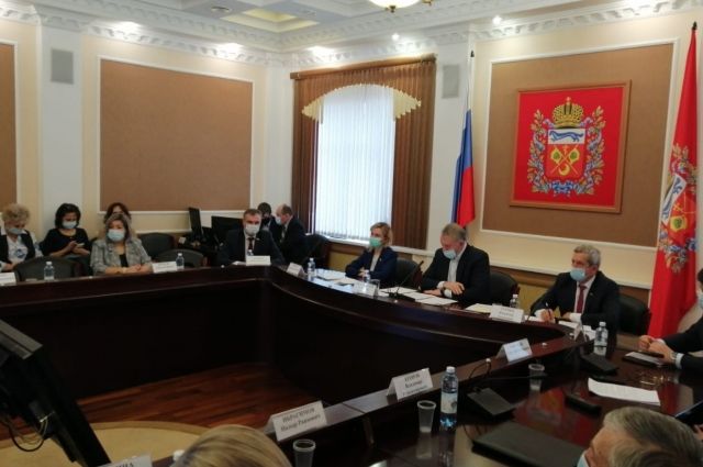 Наталья Вяльцина заявила о необходимости снижения заболеваемости ковидом в Оренбуржье в 15 раз.