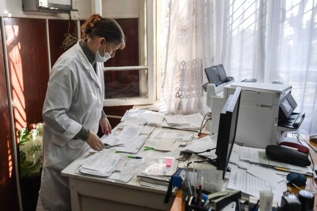 Сельский врач поликлиники в поселке Кореиз в Крыму (Россия).