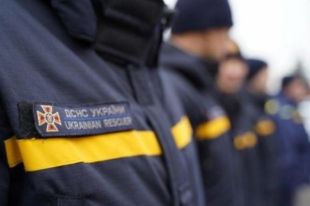 В Днепропетровской области на территории бывшего завода сгорело здание.