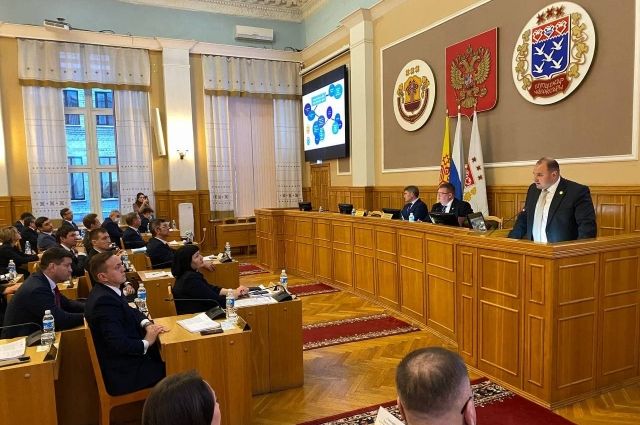 Чебоксарские депутаты утвердили Дениса Спирина в должности сити-менеджера