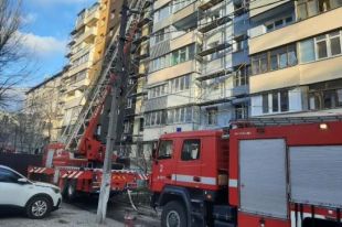 В Днепре в многоэтажке вспыхнул пожар: есть пострадавший.