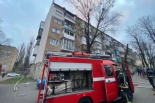 В Киеве произошел взрыв в жилом доме: эвакуировали 15 человек.