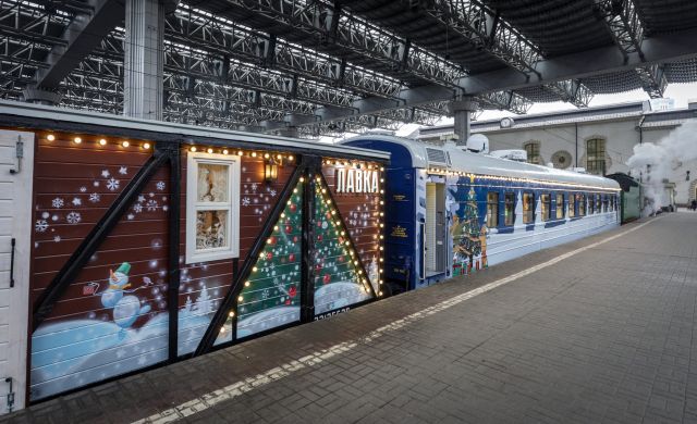 Сказочный поезд Деда Мороза посетит Екатеринбург и Пермь