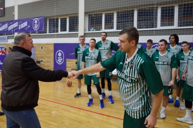 Мурат Кумпилов посетил матч чемпионата России по баскетболу