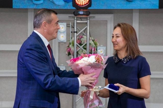 Медалей «Материнская слава» в этом году удостоились две мамы пятерых детей.