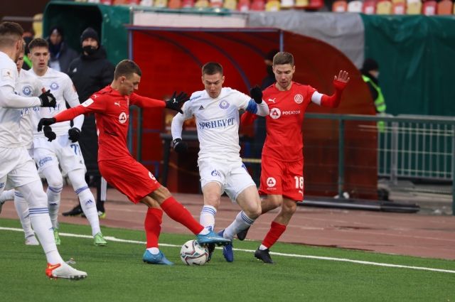 ФК «Оренбург» разгромил тольяттинский «Акрон» со счетом 3:0.