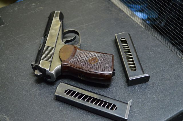 Сотрудник полиции Ингушетии подозревается в покупке переделанного пистолета