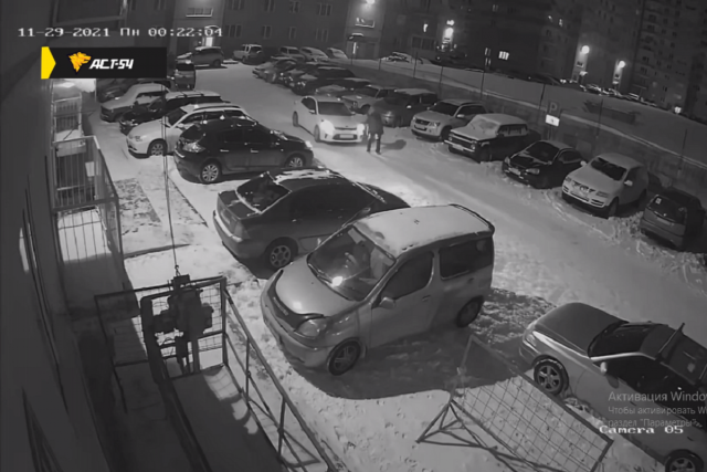 В Новосибирске автомобиль сбил человека и скрылся с места ДТП