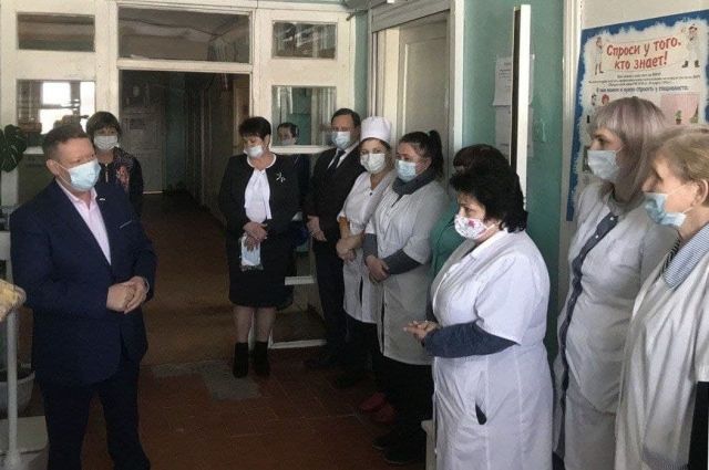 Панков призвал повысить зарплату врачам в Саратовской области