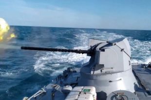 После захода в Черное море эсминца США Россия провела военные учения