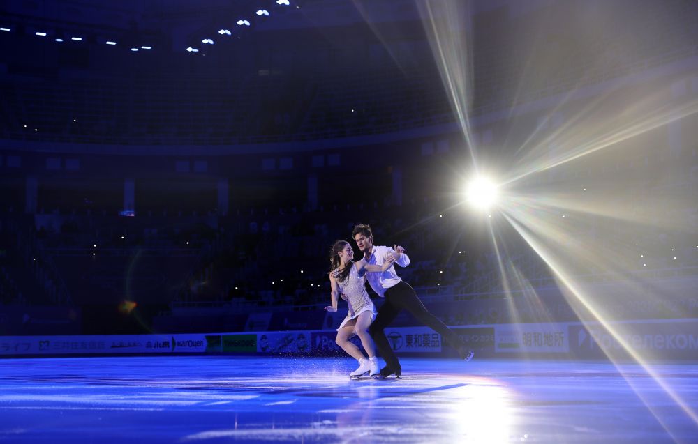 Лоуренс Фурнье Бодри и Николай Соренсен (Канада) завоевали бронзовые медали в танцах на льду на VI этапе Гран-при ISU по фигурному катанию в Сочи. На фотографии: Лоуренс Фурнье Бодри и Николай Соренсен во время показательных выступлений