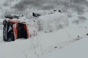 На Ямале перевернулся КамАЗ
