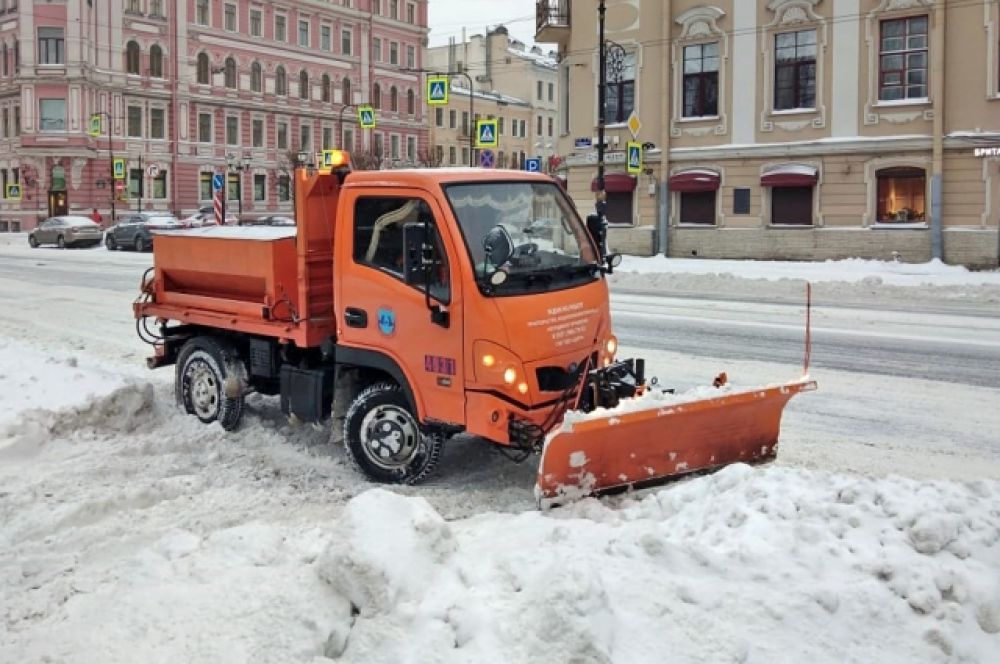 На Потемкинской улице заносы уже посерьезнее.