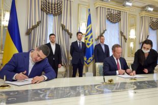 Украина проведет перепись населения вместе с Apple: Зеленский
