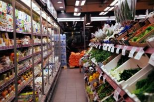 В Запорожье недовольной покупатель выстрелил в продавца.