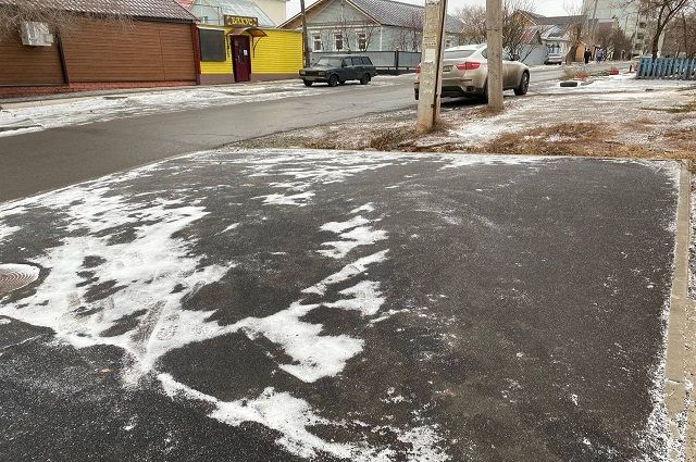 В Оренбурге решили выровнять тротуары на Туркестанской