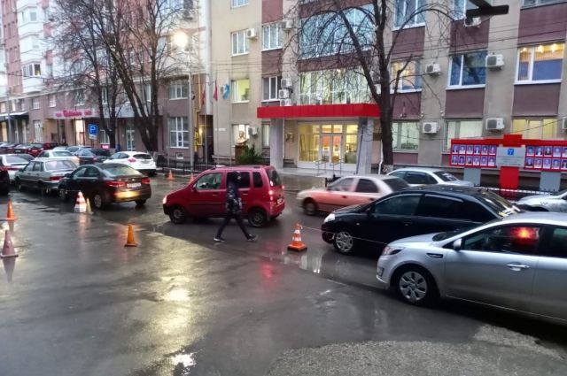 В центре и так не припаркуешься, а тут еще и огораживают
