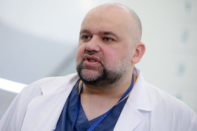 Главный врач московской больницы № 40 в Коммунарке Денис Проценко.