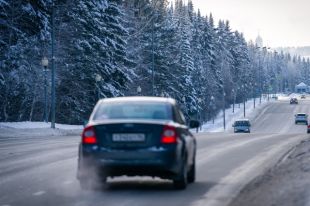 Местами образовался гололед