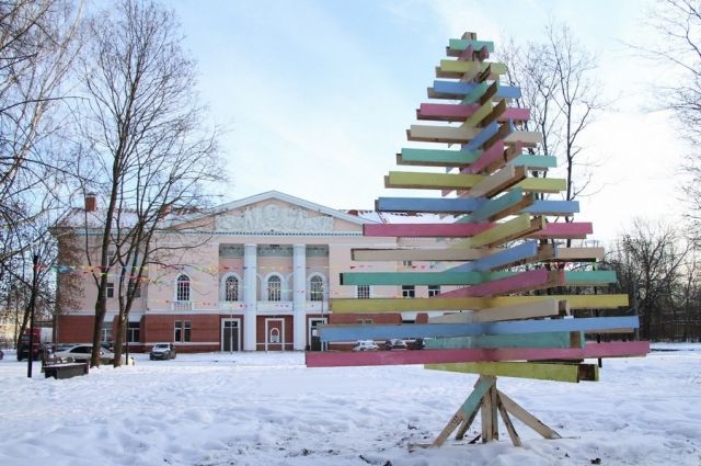 В Рыбинске установили елку из вторичного сырья