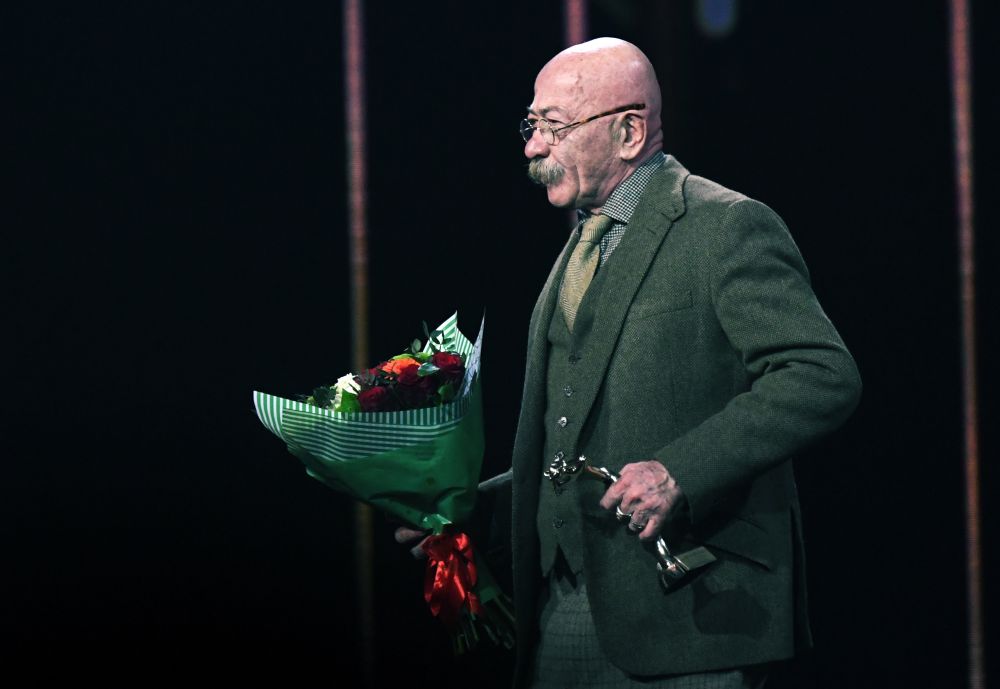 Певец Александр Розенбаум, получивший приз в номинации «За уникальную гармонию песенной лирики и музыки»
