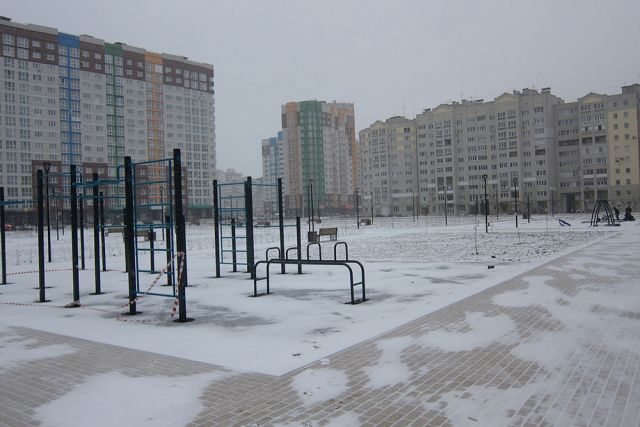 В Брянске строят спортивную площадку в сквере имени Рекункова