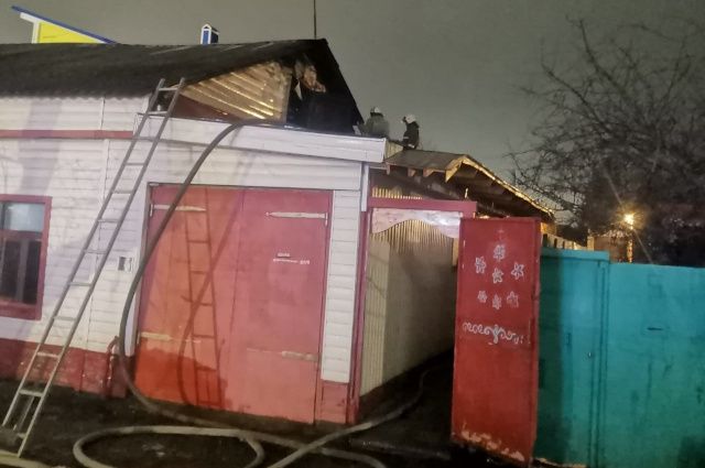 В Курске на пожаре в жилом доме пострадал молодой человек