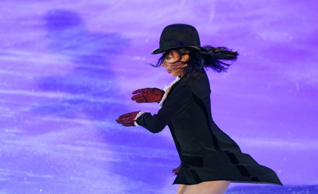 Елизавета Туктамышева (Россия) во время показательных выступлений VI этапа Кубка мира по фигурному катанию в Сочи.