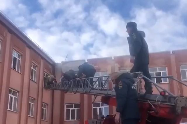 Пожарные эвакуировали более 500 детей в школе № 48 во Владикавказе