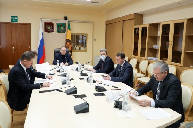 Олег Мельниченко поручил продолжить работу по выявлению фактов коррупции