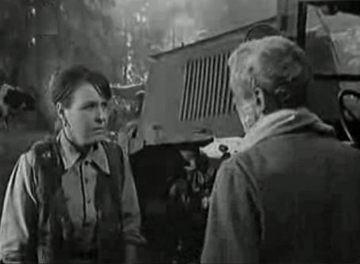 Нина Ургант в роли Анны Михайловны Корзун в фильме «Сыновья уходят в бой» (1969)