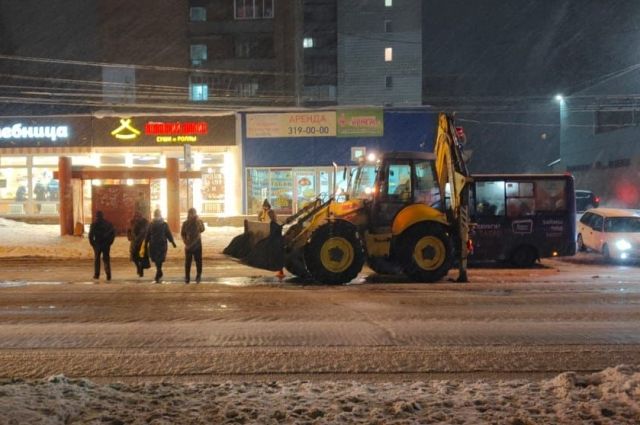 В Новосибирске экскаватор сбил 9-летнего мальчика на пешеходном переходе