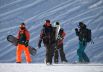 Сноубордисты на склоне горной долины Цирк-2 курорта «Красная Поляна» в Сочи