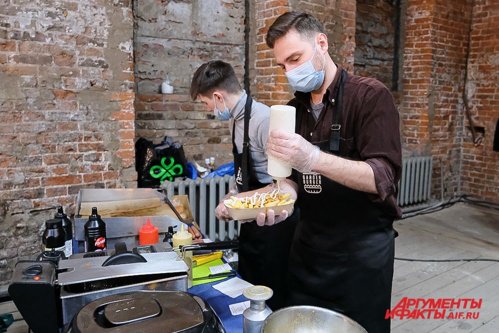 Новогодний фестиваль Red Market-2021 в Перми.