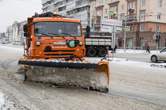 В Ярославль пришла первая партия новой техники для уборки дорог