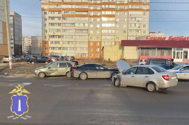 В массовом ДТП на улице Шигаева в Ульяновске пострадала женщина