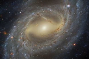 Телескоп Hubble сделал фото спиральной галактики в созвездии Тукан.