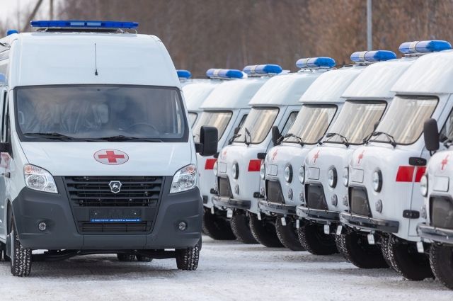 В медучреждения Псковской области направили более 70 машин