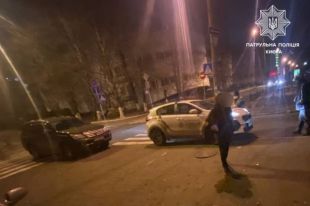 Нетрезвая автомобилистка чуть не сбила мопед и убегала от полиции: детали